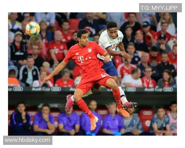 中超热刺与拜仁激战成平局乌龙球引发全场争议与热议