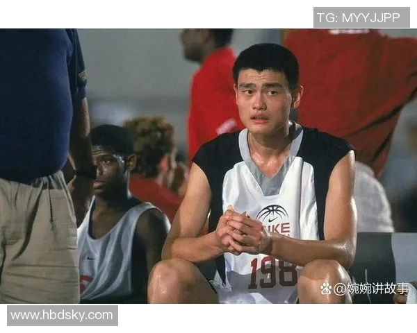 姚明胳膊肌肉的力量与篮球生涯的完美结合探讨