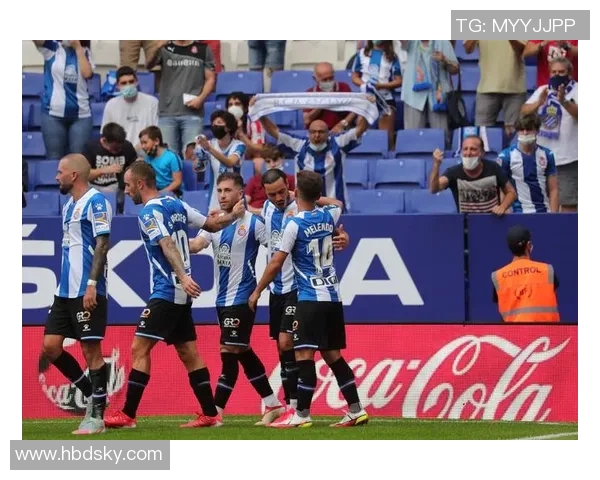 西甲激战波尔图逆转巴黎圣日耳曼补时绝杀引发全场狂欢