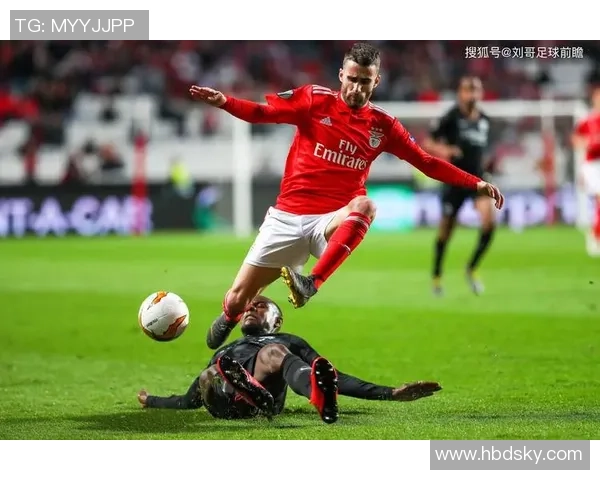 欧冠惊现冷门那不勒斯与本菲卡激战成平局全场沸腾