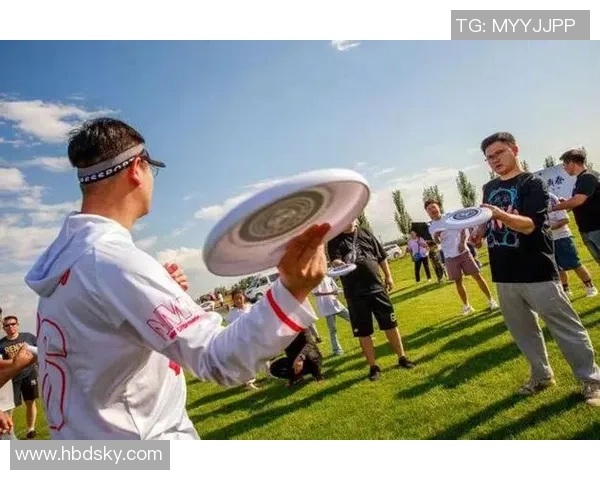 飞盘爱好者吴敏分享独特技巧与心得体会助你提升飞盘水平