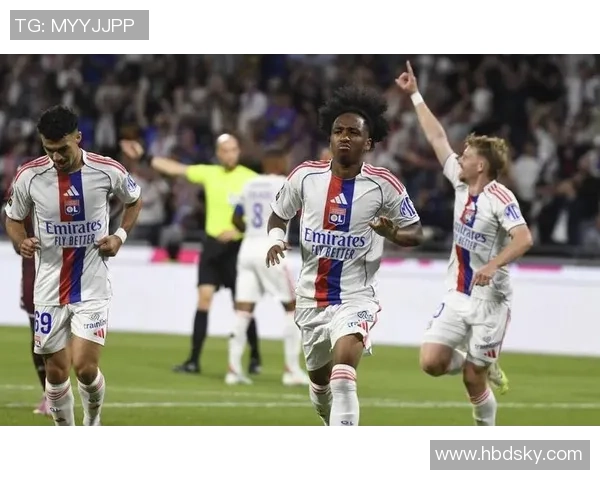 拜仁大胜里昂3-0震惊全场这场比赛成历史冷门瞬间 拜仁大胜里昂3-0震惊全场这场比赛成历史冷门瞬间