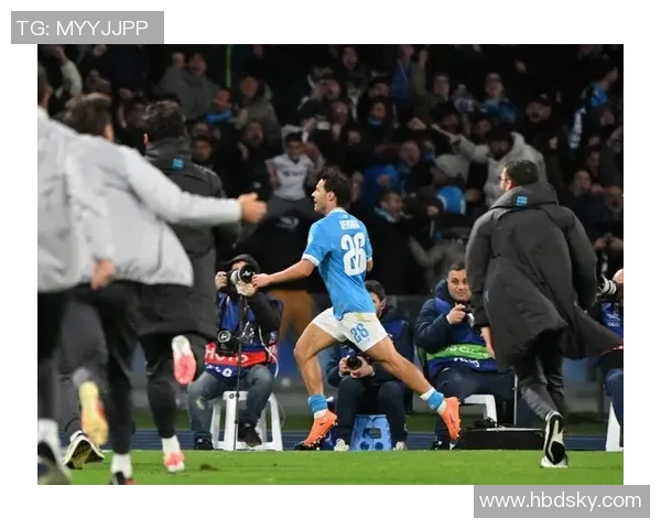 欧冠激战：那不勒斯与国米战成平局绝杀瞬间点燃全场热情