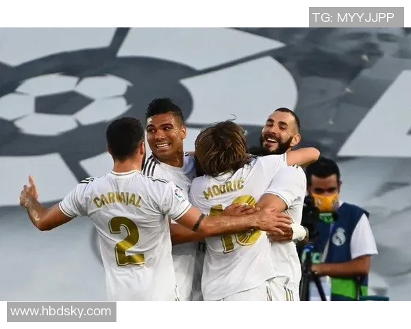 西甲焦点战平局解析尤文图斯与皇马的乌龙球瞬间引发战术思考